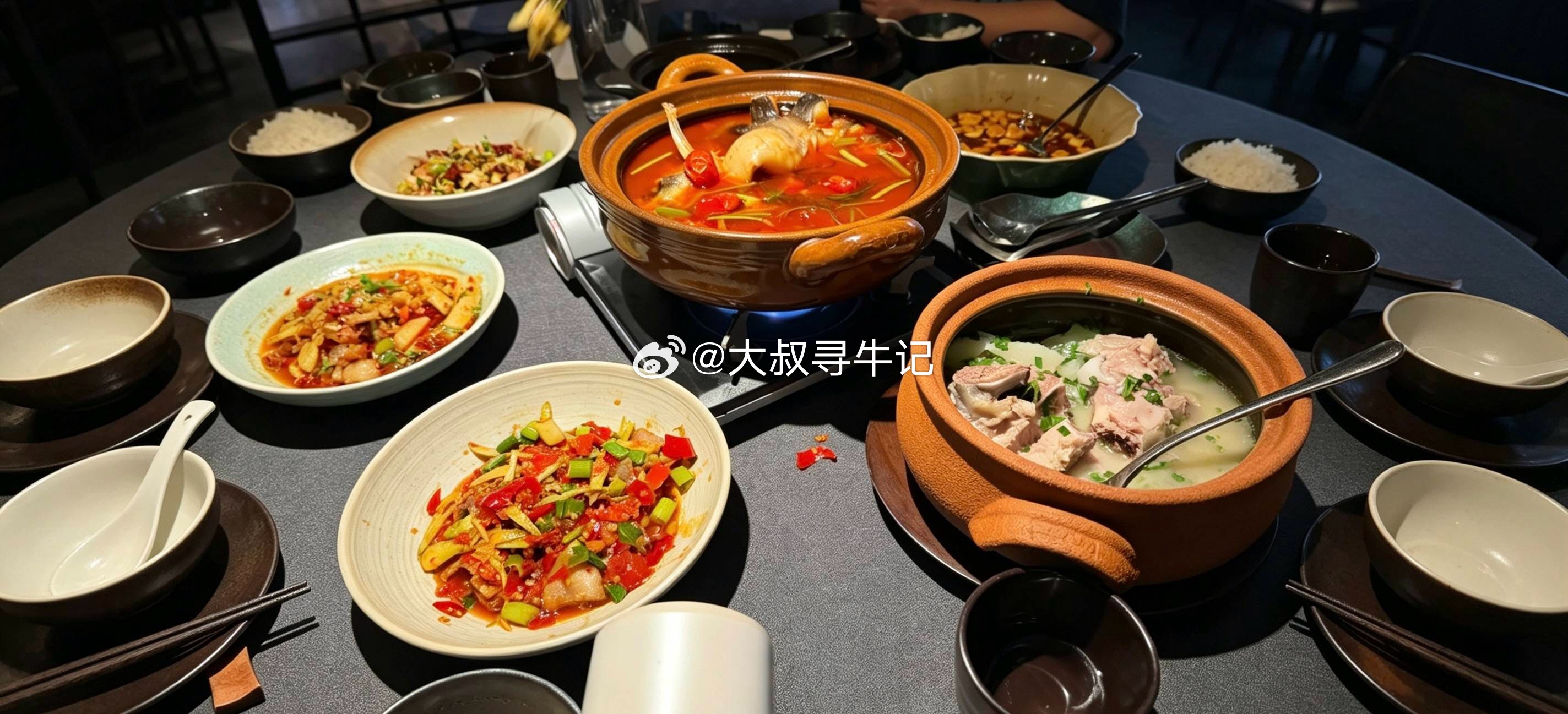 简评！受周末消息偏暖刺激，大盘高开后一度冲击年线附近，随后震荡走弱，午后先看39