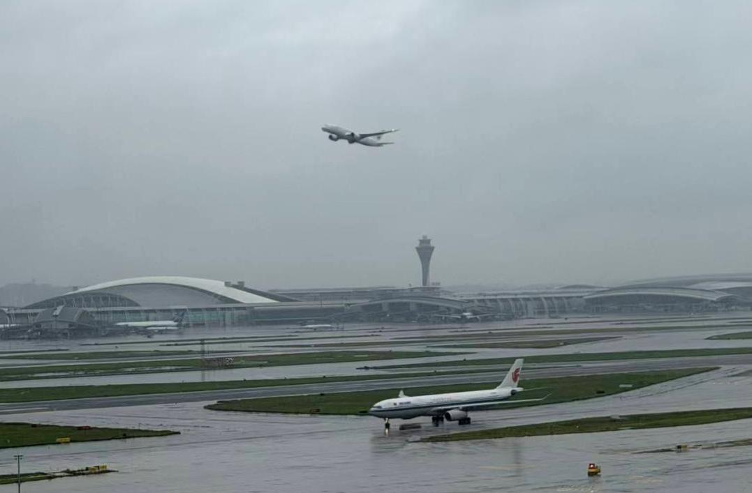 落地58分钟还在转圈？白云机场，你真把乘客当“货”拉呢？
“我们已经降落广州白云