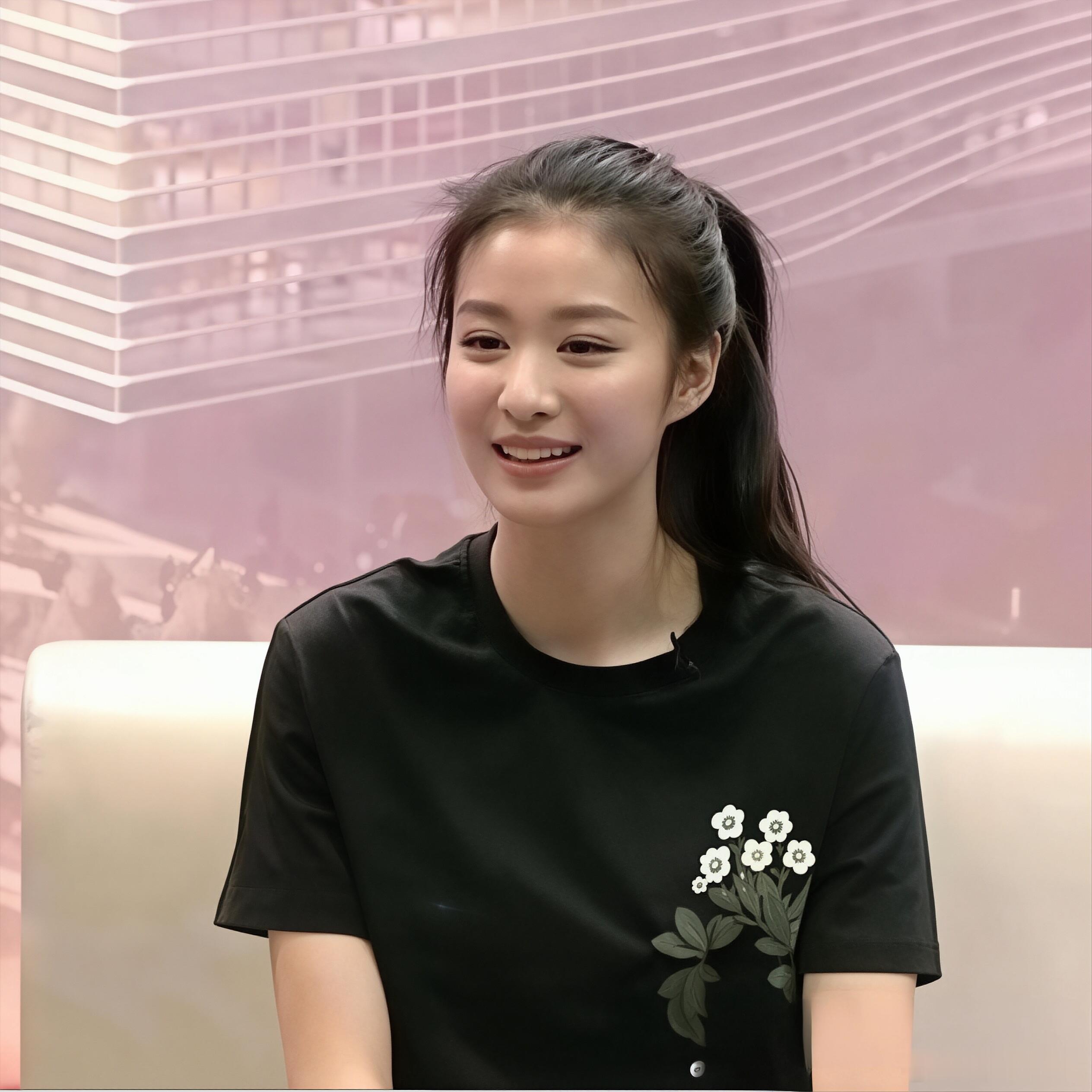 如果你偶遇素颜的王楚然，你会转头吗？ 