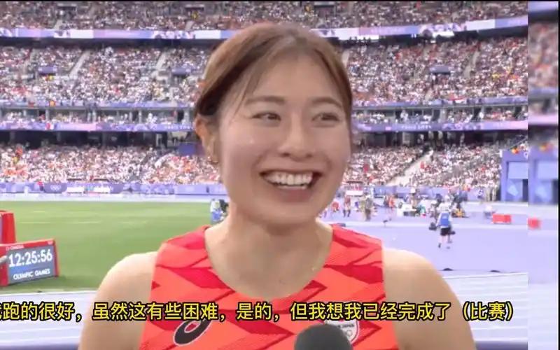 伤害性很高，侮辱性也很高。

名古屋亚运会女子100米栏，中国队派了两个人：吴艳