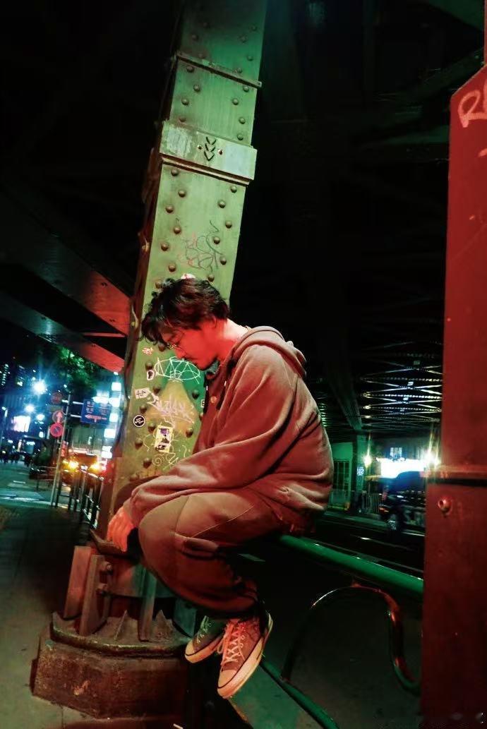 春树制片人3号就通知王传君是影帝 从这件事可以看出，春树制片人的行事风格直接而真