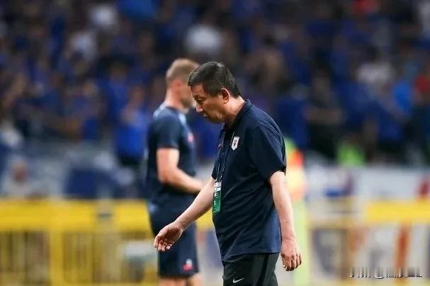 高！崔康熙用“得病”的方式完美避开两连败，至于他请病假的原因，球迷想了半天给出唯