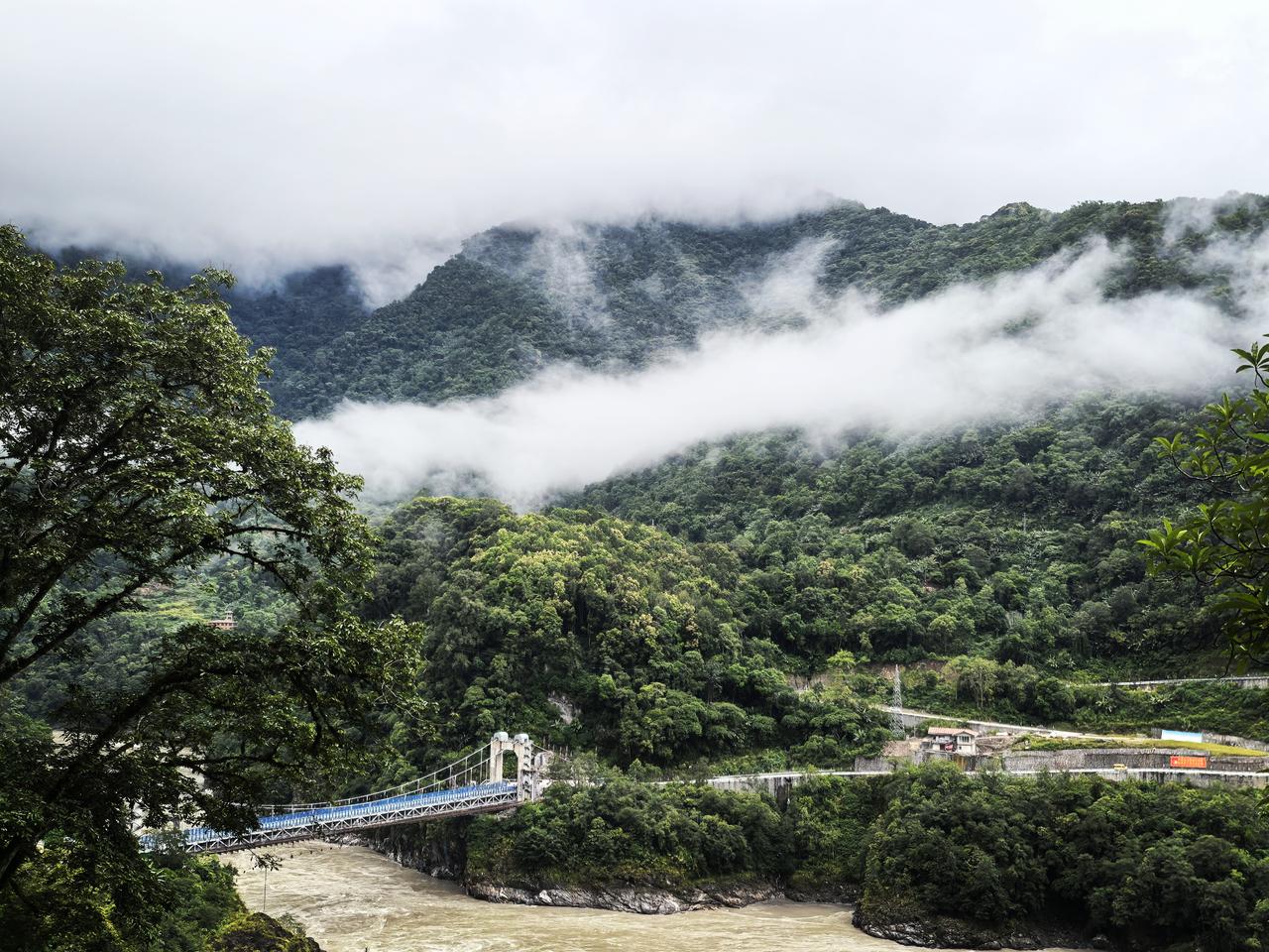 自驾318游川藏16段:童话里的景色是真实存在的，墨脱，太梦幻了！

这里是最后