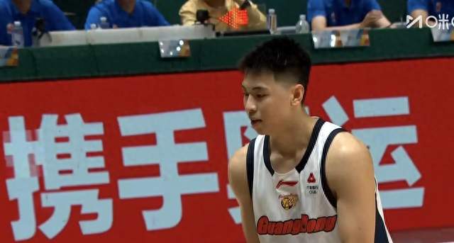 南京同曦96-95险胜广东宏远，广东3人优秀，2人及格，3人一般