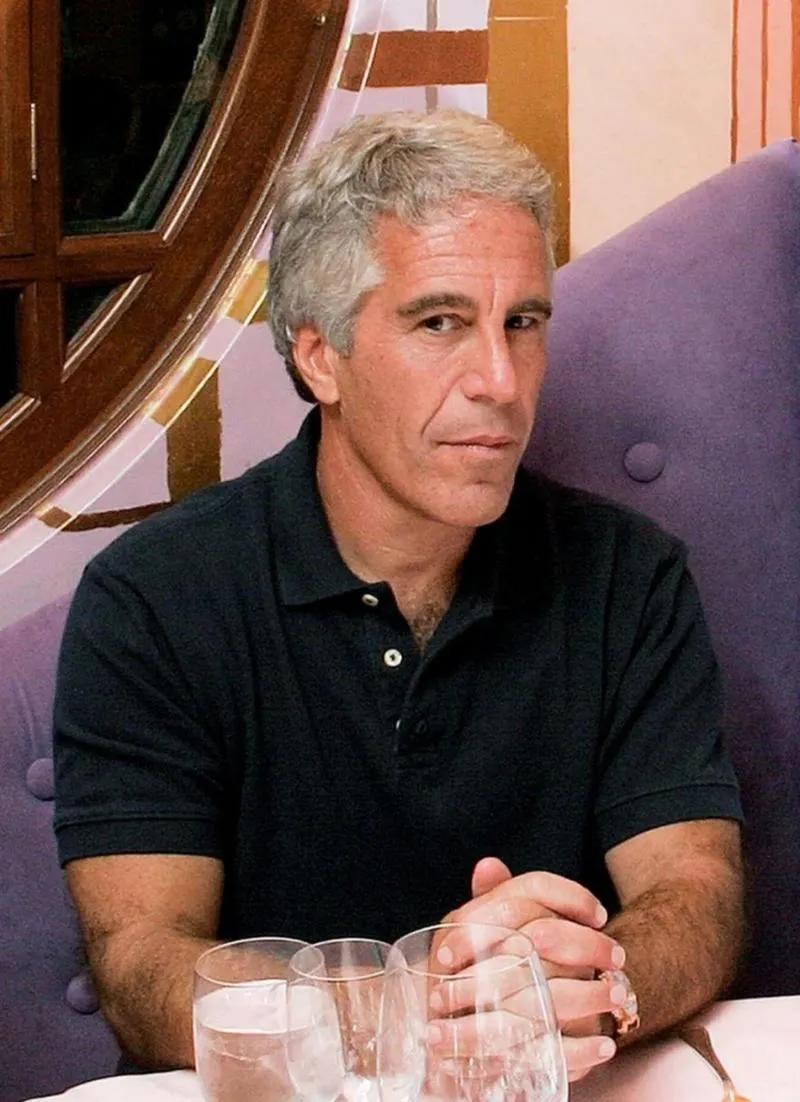 爱泼斯坦事件又双叕热搜，有多少权贵的身后藏着见不着人的丑事。
   曝出的名人：