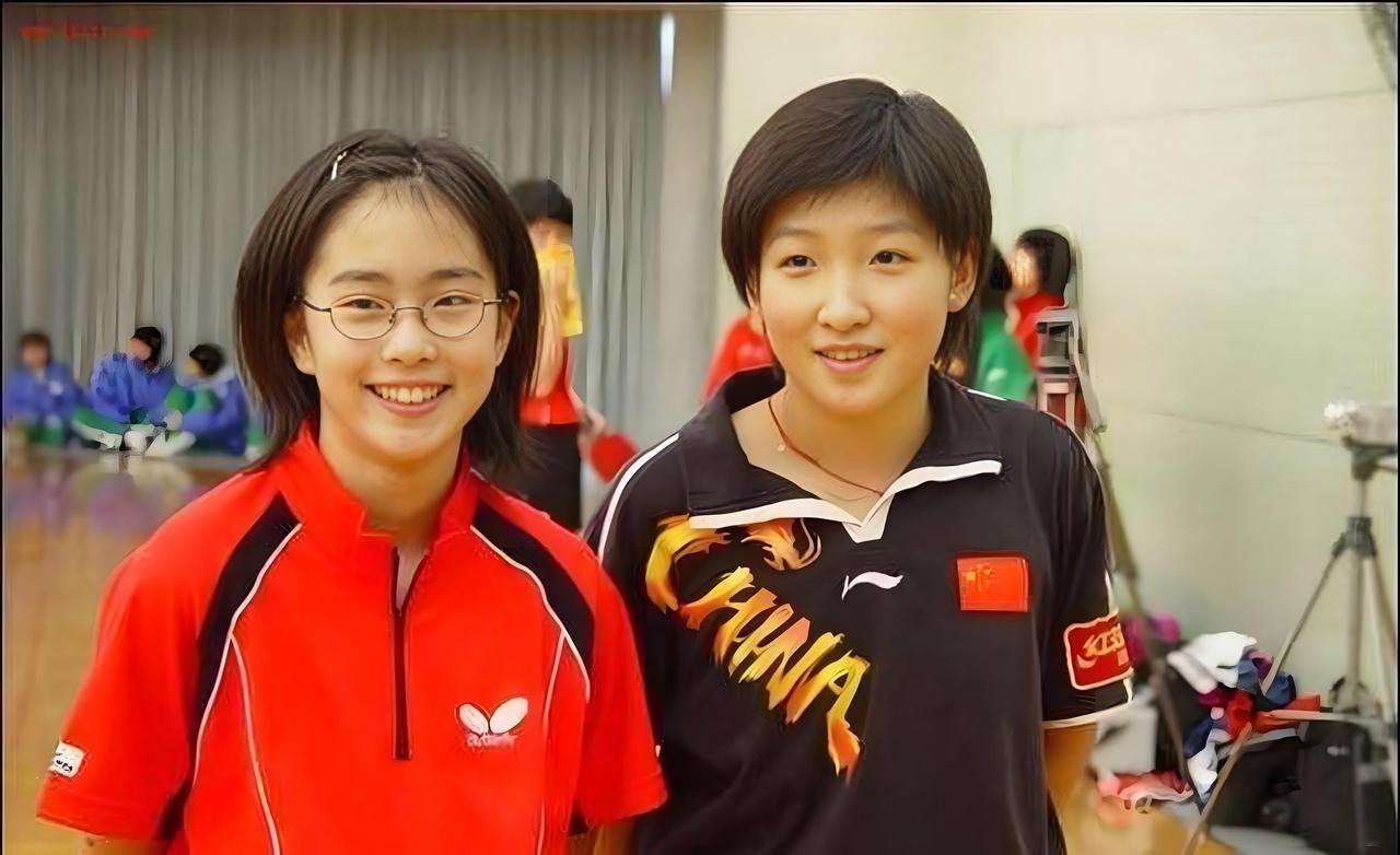 当年就是因为这张照片开始关注这两位乒乓球员，只可惜，其中一位因为众所周知的原因基