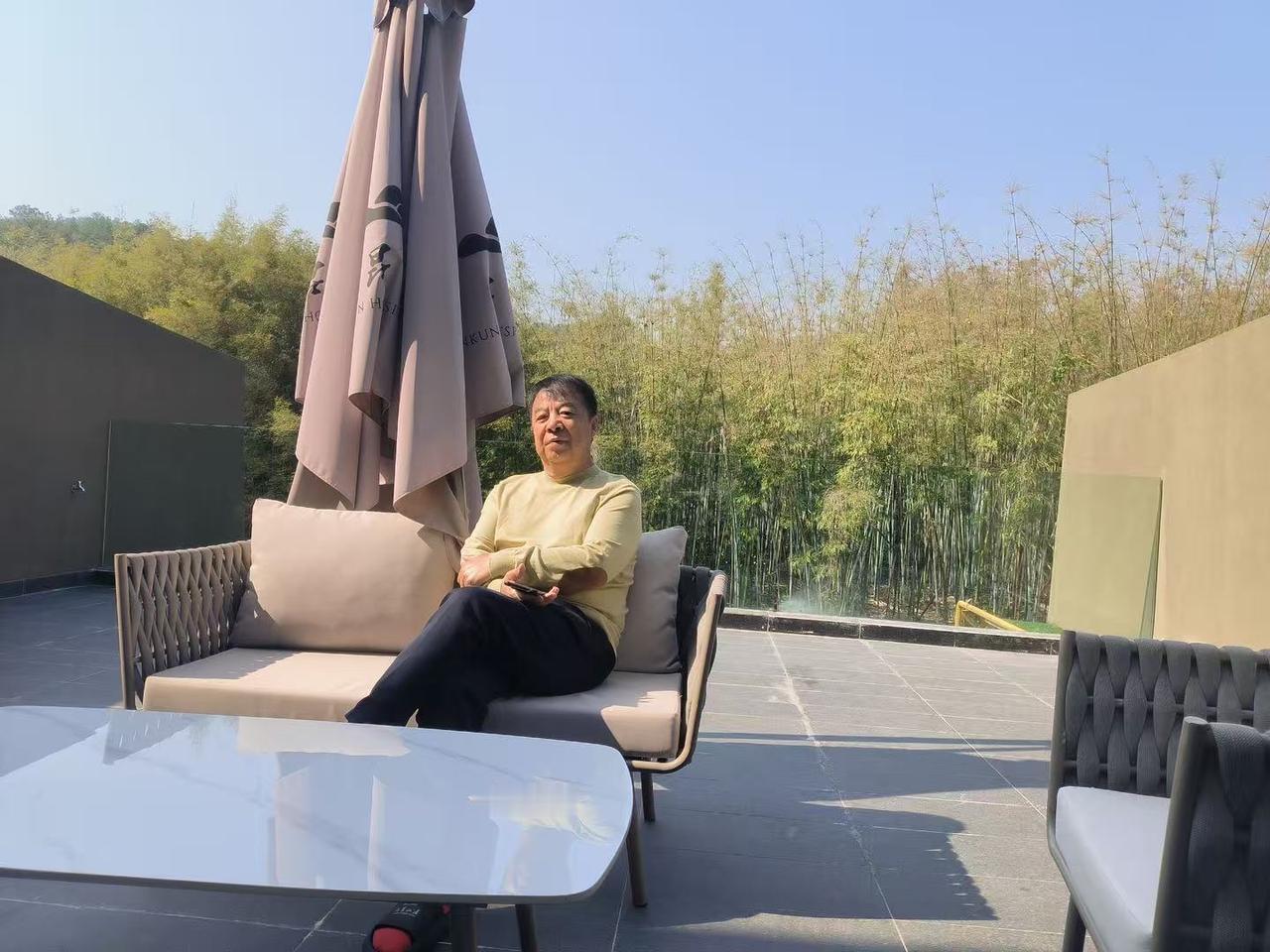 很多人问我这几天在忙什么，答案是专心躺平，忙了整整一年，难得清闲几天，我在网上订