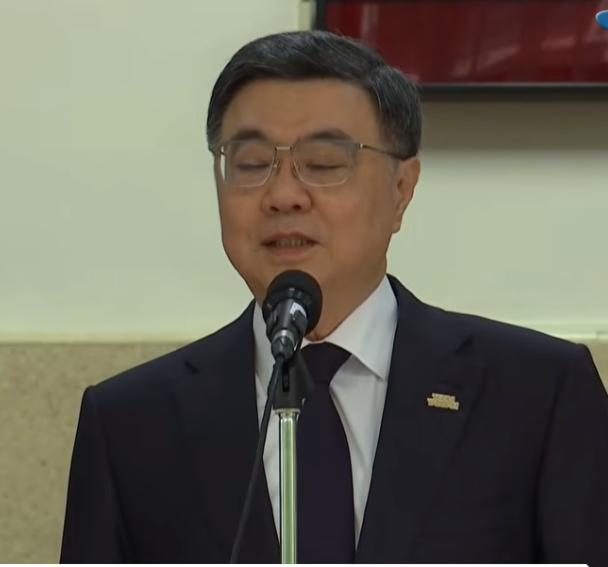 “军购案”今天或进入直接表决，台湾地区行政主管机构负责人卓荣泰进入“立院”前接受