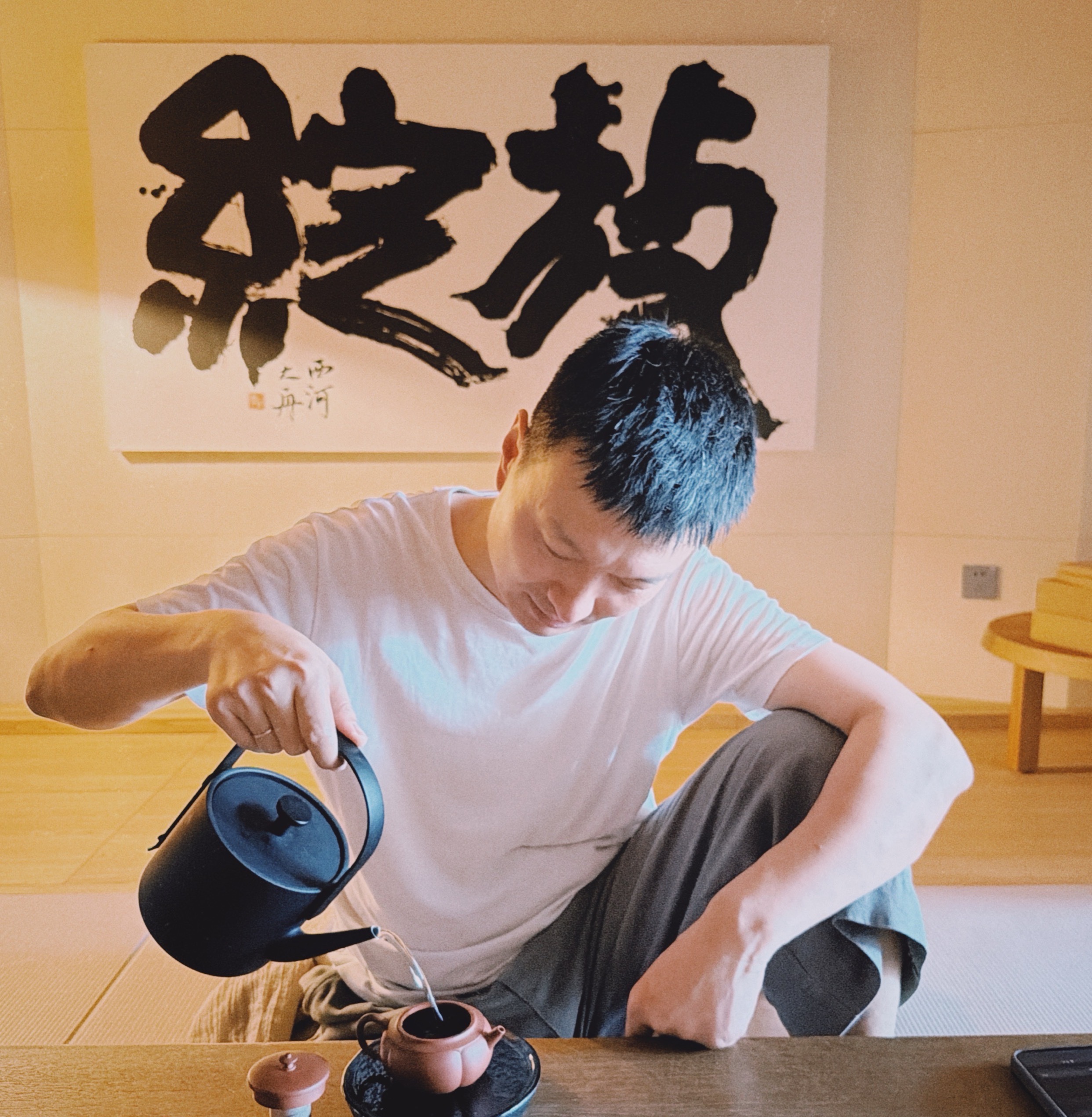 这一早和三儿一起喝毂花，太幸福了！刚看了下这一个月我在家锻炼的效果，体脂率下降了