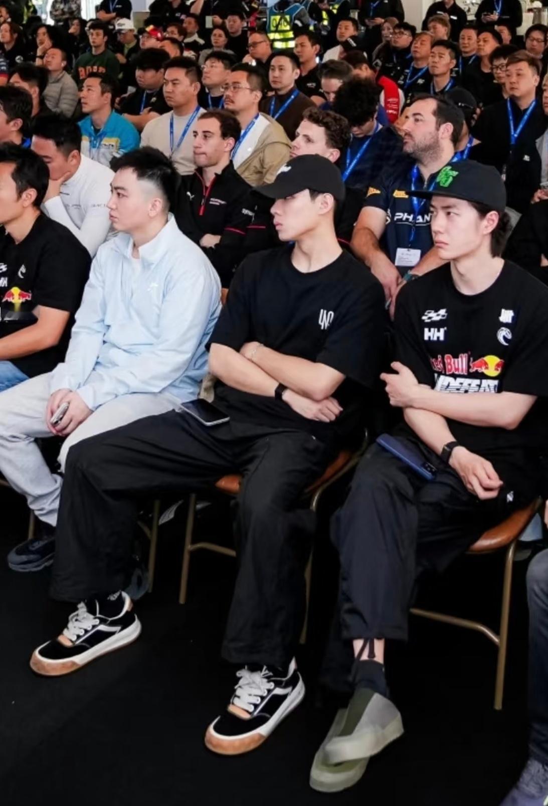 真的很像哈哈哈哈哈哈哈 