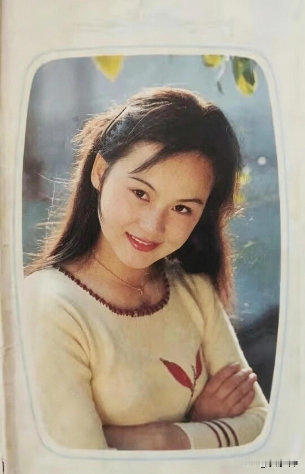 1986年歌片上的朱碧云、盖丽丽、龚雪、张瑜、殷亭如、刘晓庆、张闽、肖雄、陈烨、