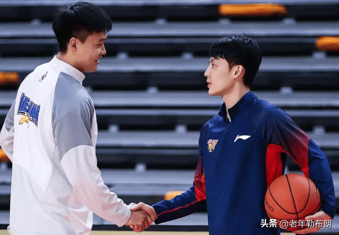 徐杰出战13分钟，投篮5中4、三分2中1得到9分2篮板5犯下场

3月27日消息