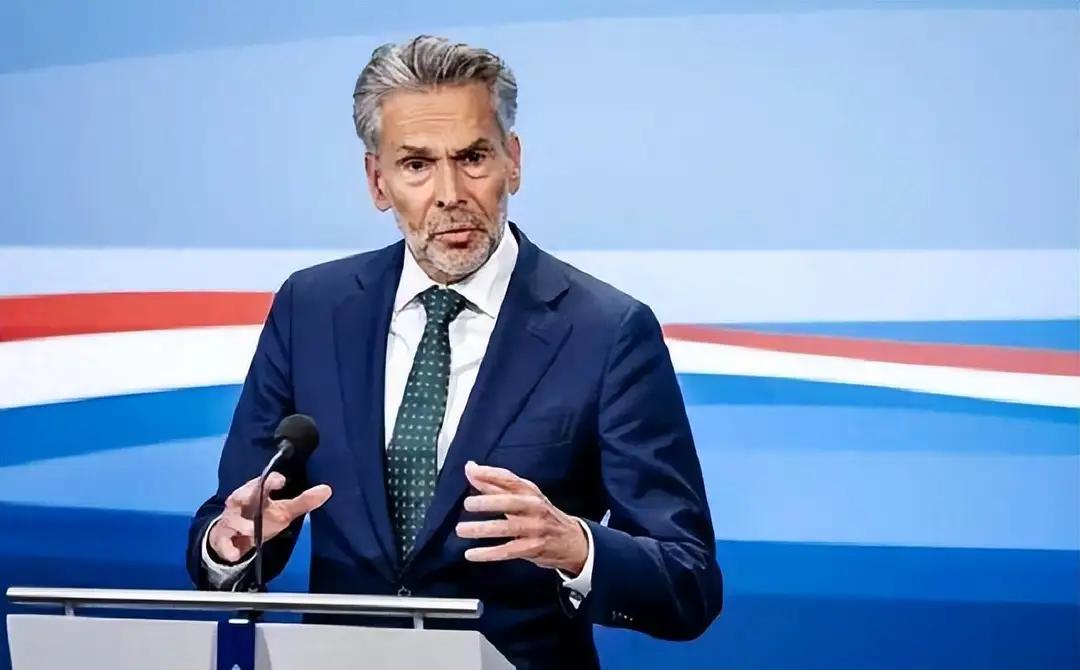 中方对日反制刚出手，荷兰先服软？欧盟外长态度大变罕见示好
 
中方以“奉示召见”