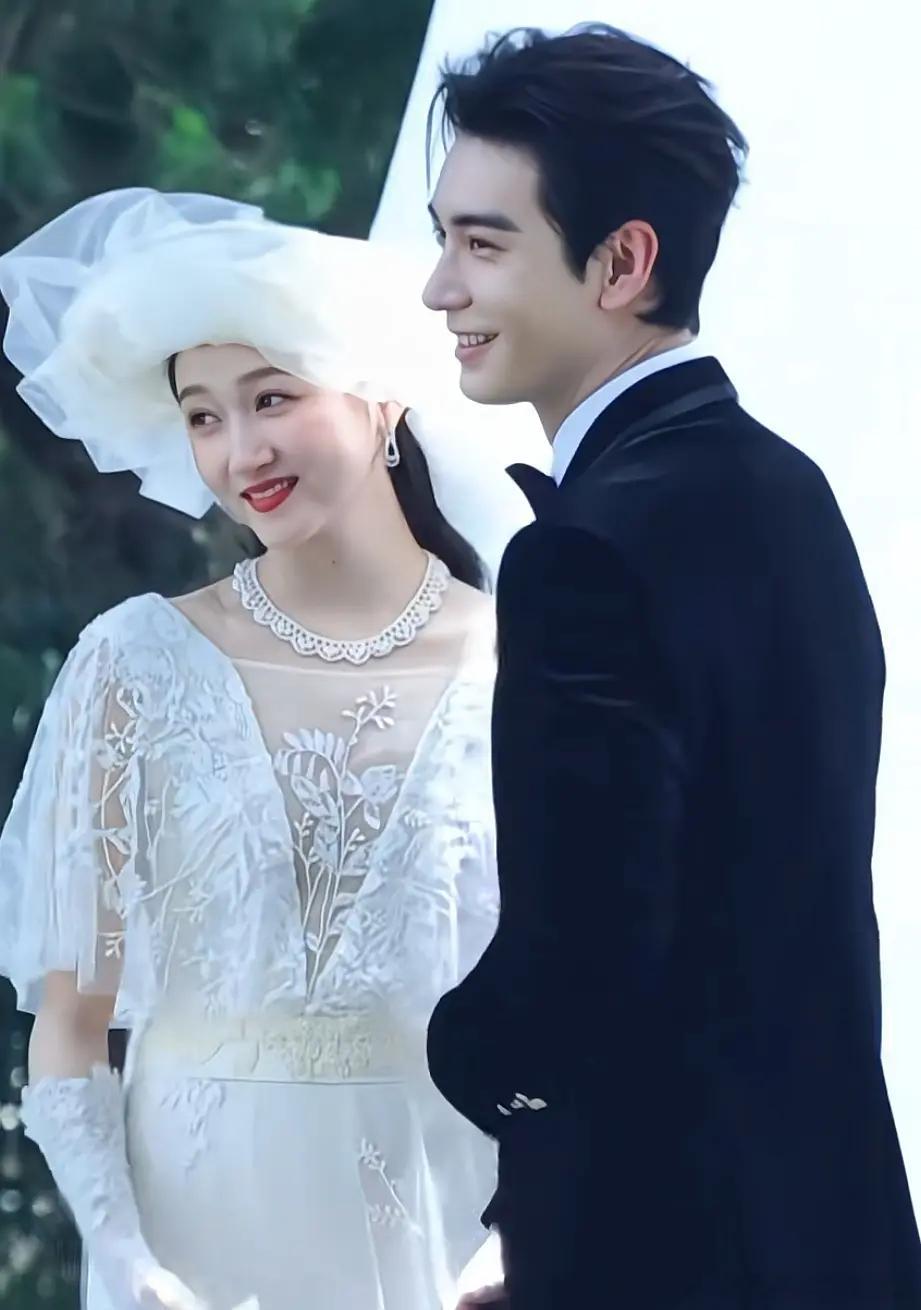 这剧婚礼造型怎么样？ 