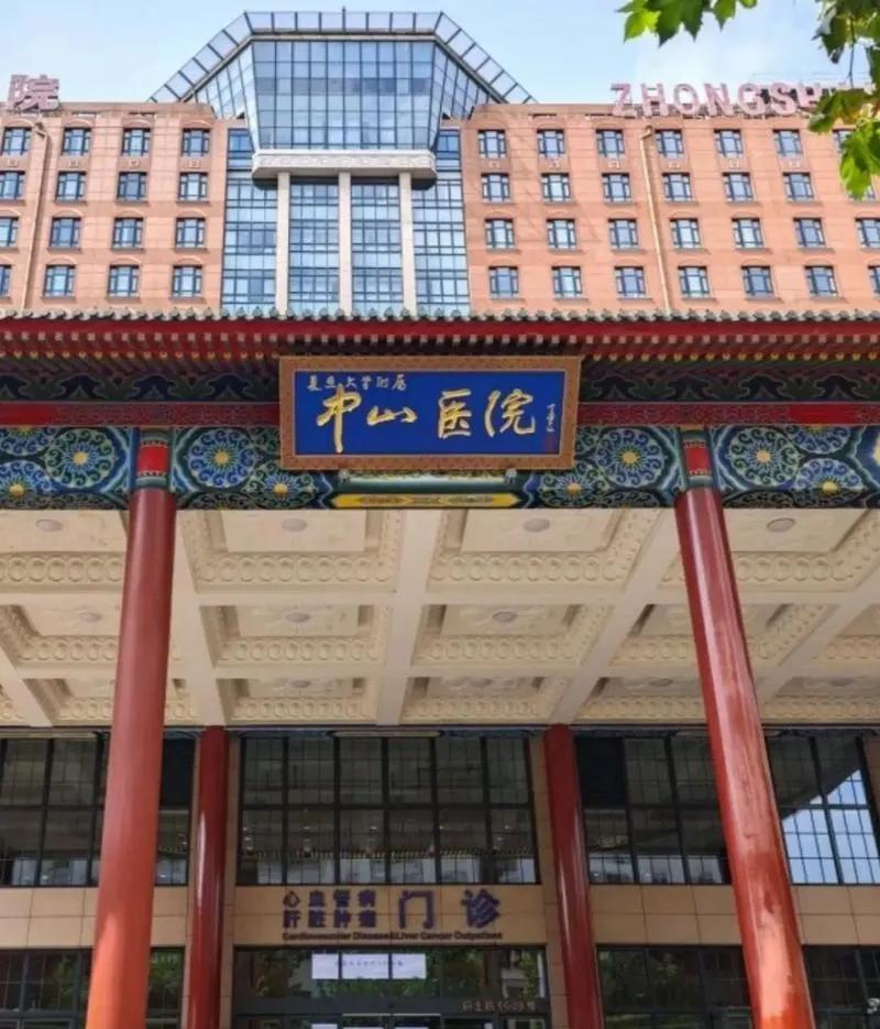 8楼住户哈尔滨老乡老黄“失踪”半个月，从上海返回西双版纳，心脏冠状动脉前降支介入