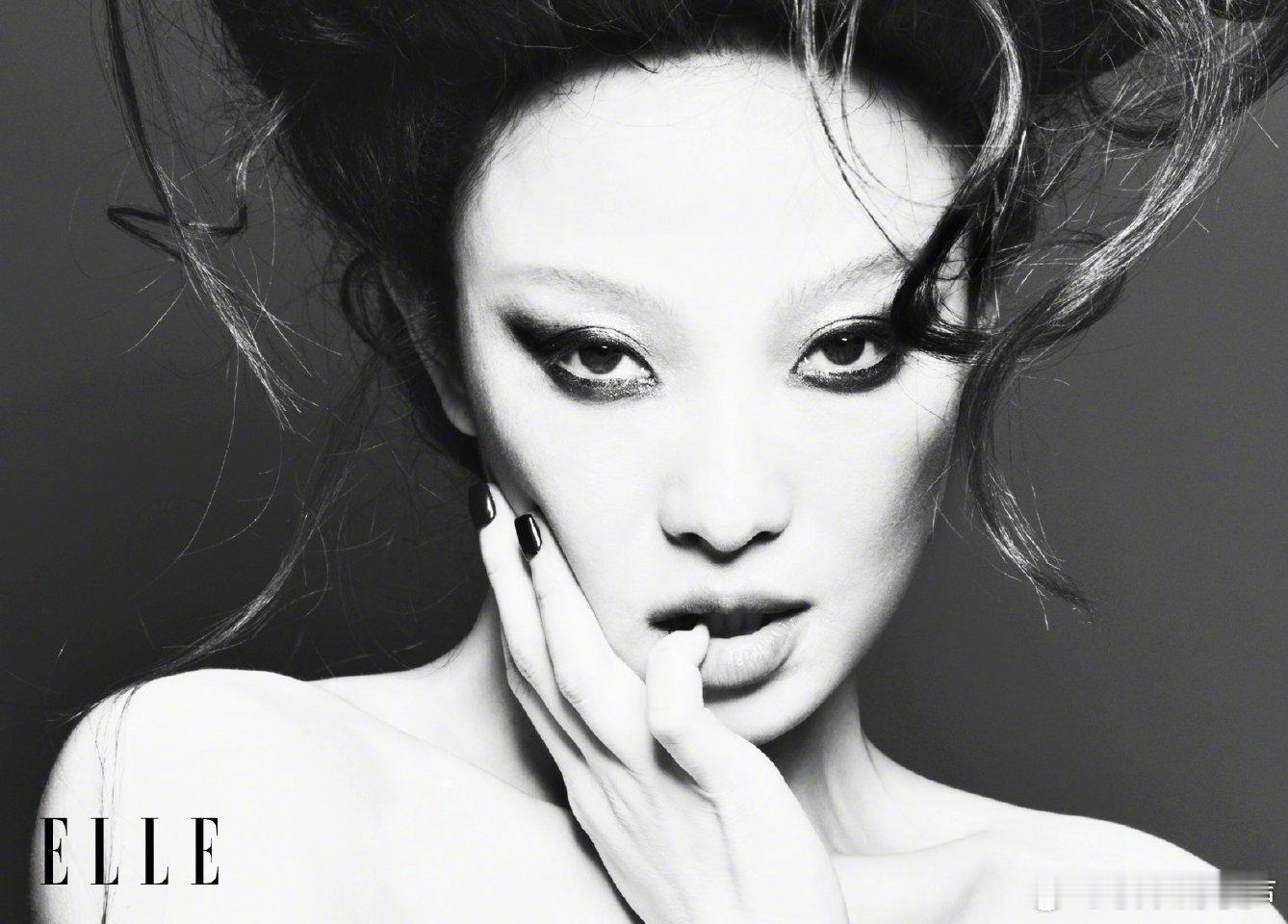 倪妮躺出了超S曲线倪妮这身材比例太绝了，躺出超S曲线，包身裙勾勒出极致曼妙身姿，