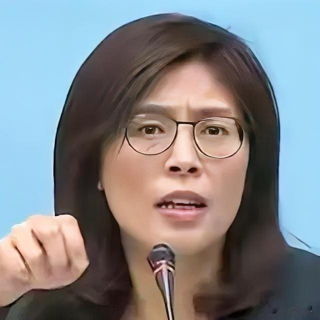 相信吗？台湾党派那么多，唯有她敢指名道姓骂赖清德是……

有网友说：台湾大小党派