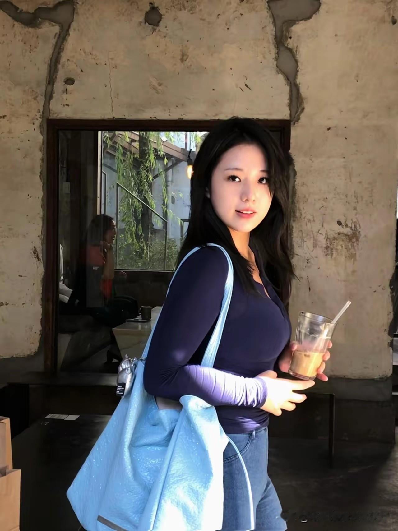 轻纱拂面，茶香满怀，飒！