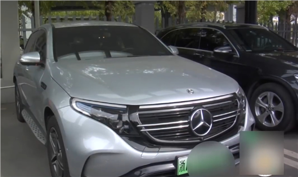 【 只有210公里！4S店：电池能修不能换】快科技11月14日消息，据报道，杭州