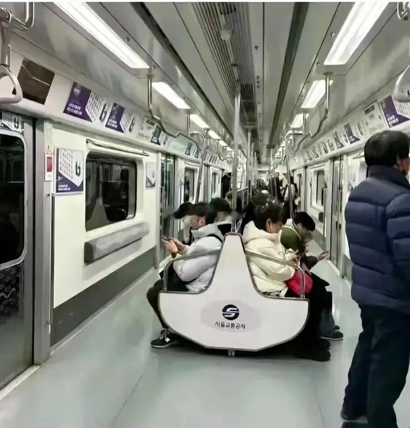 背靠背的地铁有投入使用的吗？？？海阔试车超话 ​​​