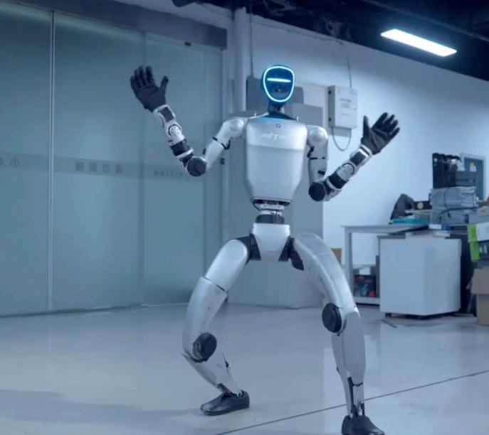 心惊肉跳，昨晚和一位在智能制造领域深耕多年的老友聚餐，酒过三巡，他压低声音说：“