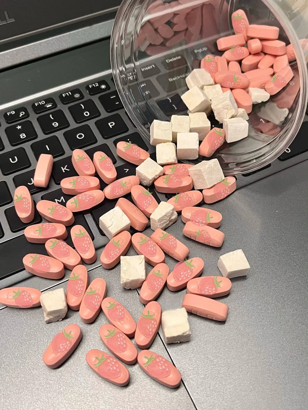 室友以为我大半夜吃草莓糖…卷S她们😅