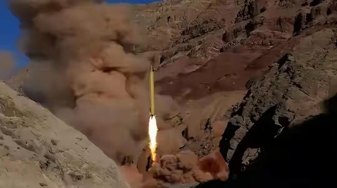 继续反击，直到胜利！

新华社德黑兰24号消息，伊朗伊斯兰革命卫队真实承诺-4第