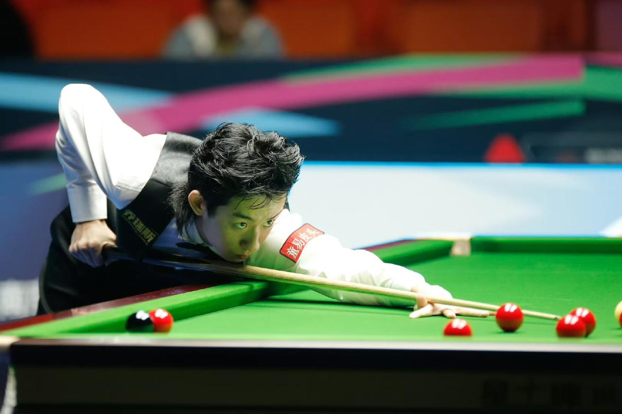 展望决赛，吴宜泽无比坚定的表示，无论对阵希金斯还是马奎尔，"我在经验方面会吃亏，