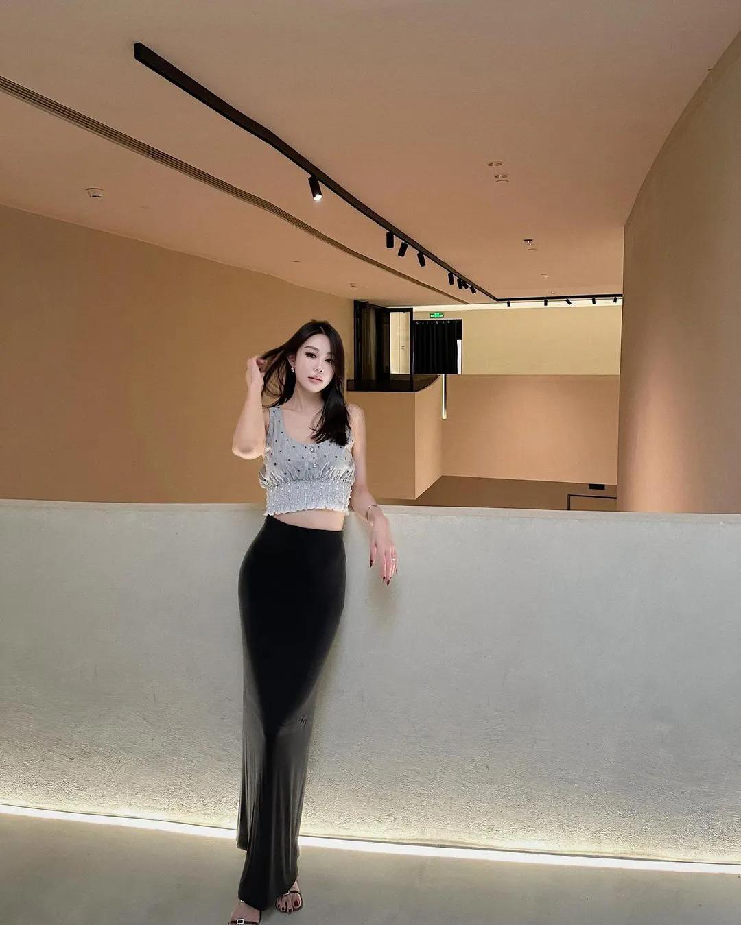 越女新妆出镜心
#风情百媚# #秀佳丽照# #媚女向# #靓妹倩影分享# #欣赏