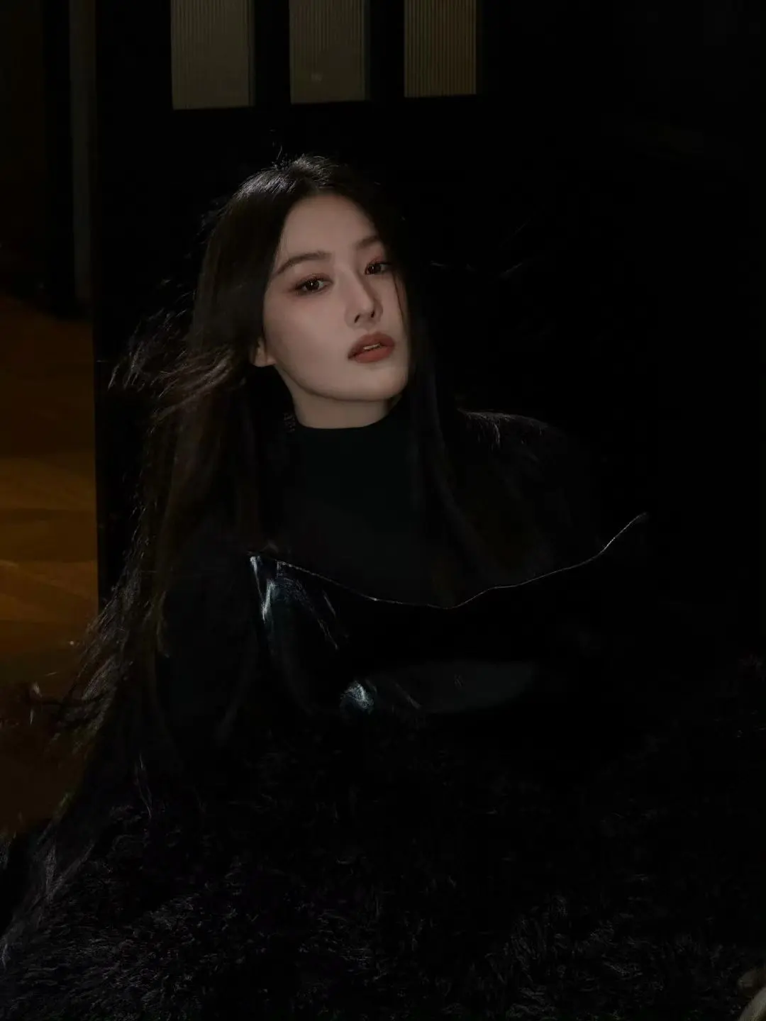 张馨予｜黑色系酷姐。我又美又酷的高冷姐