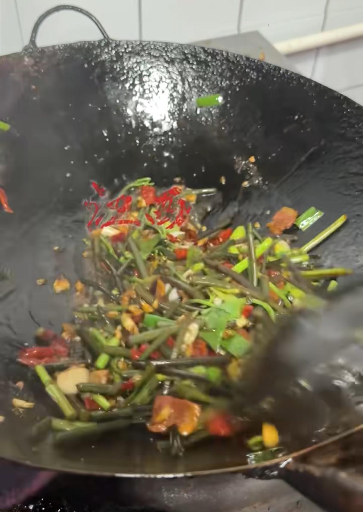 江西小炒这该死了烟火气，看着就流口水。