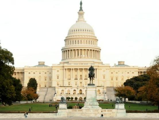 这年头跨国平台和监管部门的拉扯越看越有戏，美国社交平台X面对欧盟开出的上亿罚款一