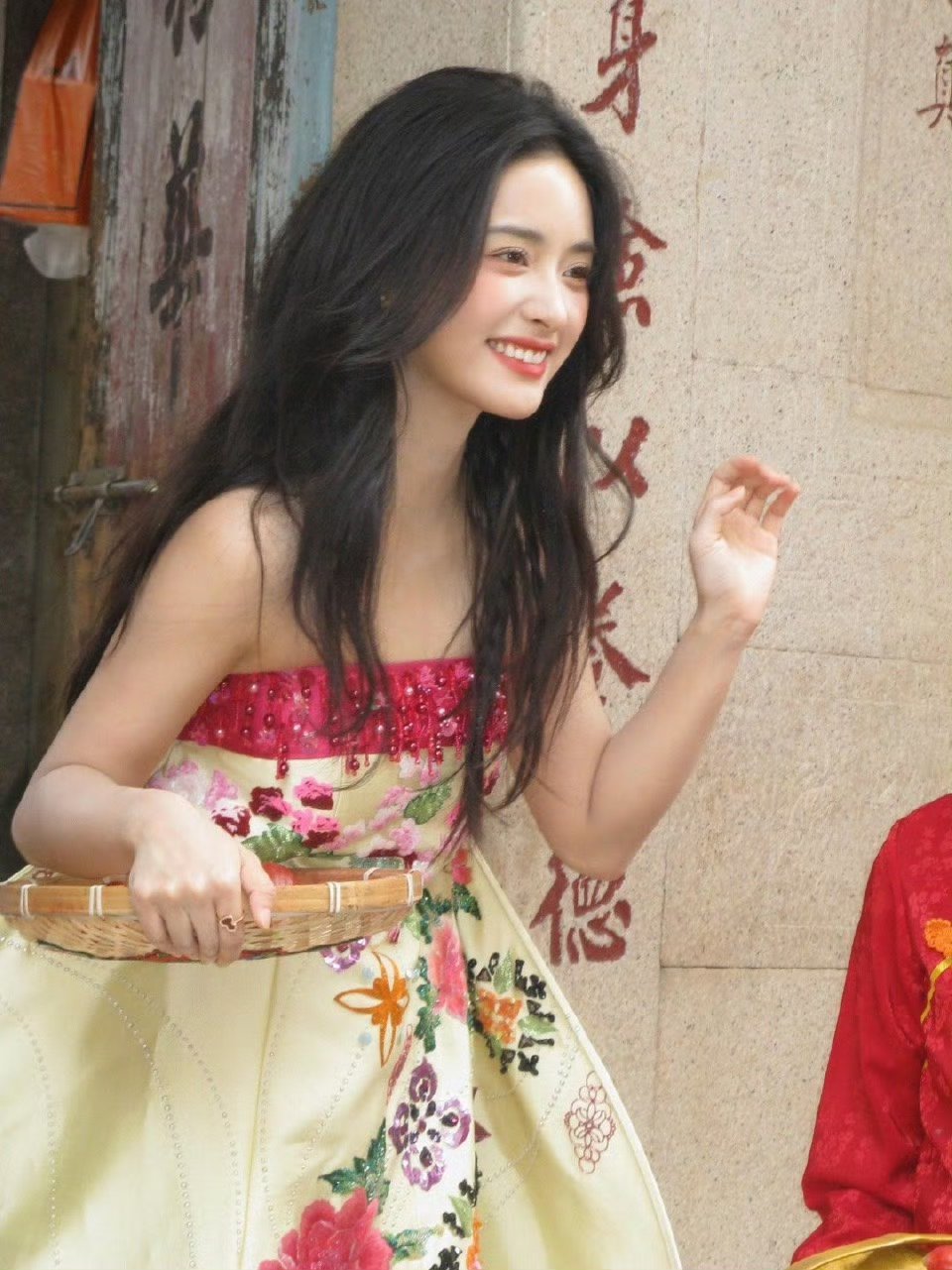 沈月个人工作室 官宣希望沈月新的一年 越来越好！生日快乐！ 