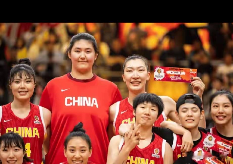 热身遭重创！29分分差敲响警钟，残缺阵容之下女篮问题全面显现
 
 
距离女篮世