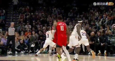 隔扣理查兹！小史密斯17+7+2抢断+2盖帽表现全面。
图1-2：隔扣；图3：全