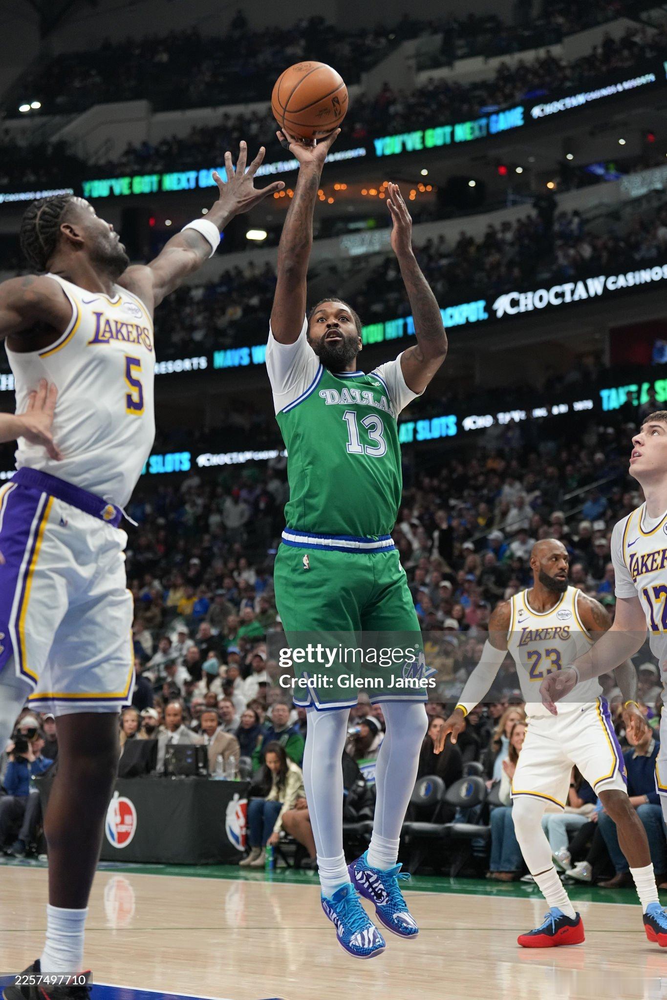 MFFL 来自Christian Clark的消息。全联盟有很多球队有意马绍尔￼