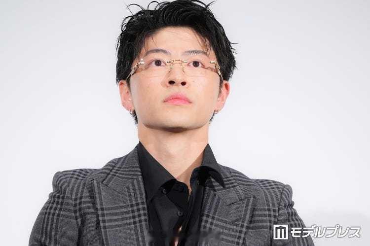私下发型再瓜 上台捯饬一下还是一个夯 今天真的好帅