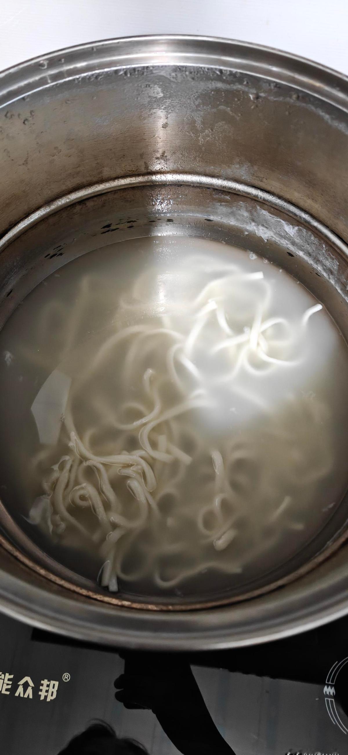 为了半碗放了一下午的剩面汤，家里差点又开“批斗会”，这事儿你们家绝对也发生过！