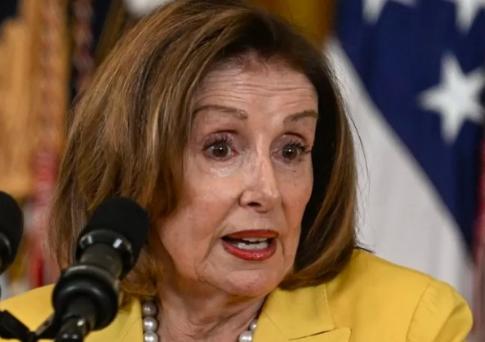 佩洛西将是美国甚至全世界的罪人！
如果不是她逼迫拜登退选，今天的美国和世界也许全