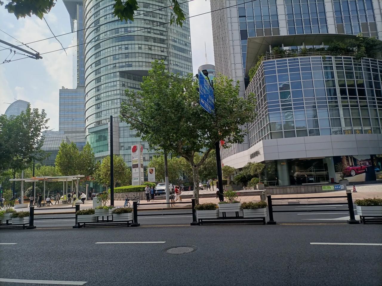 为了确保在经济形势不佳的坏年景中依然能够获得较为理想的投资回报，我们可以借鉴鳄鱼