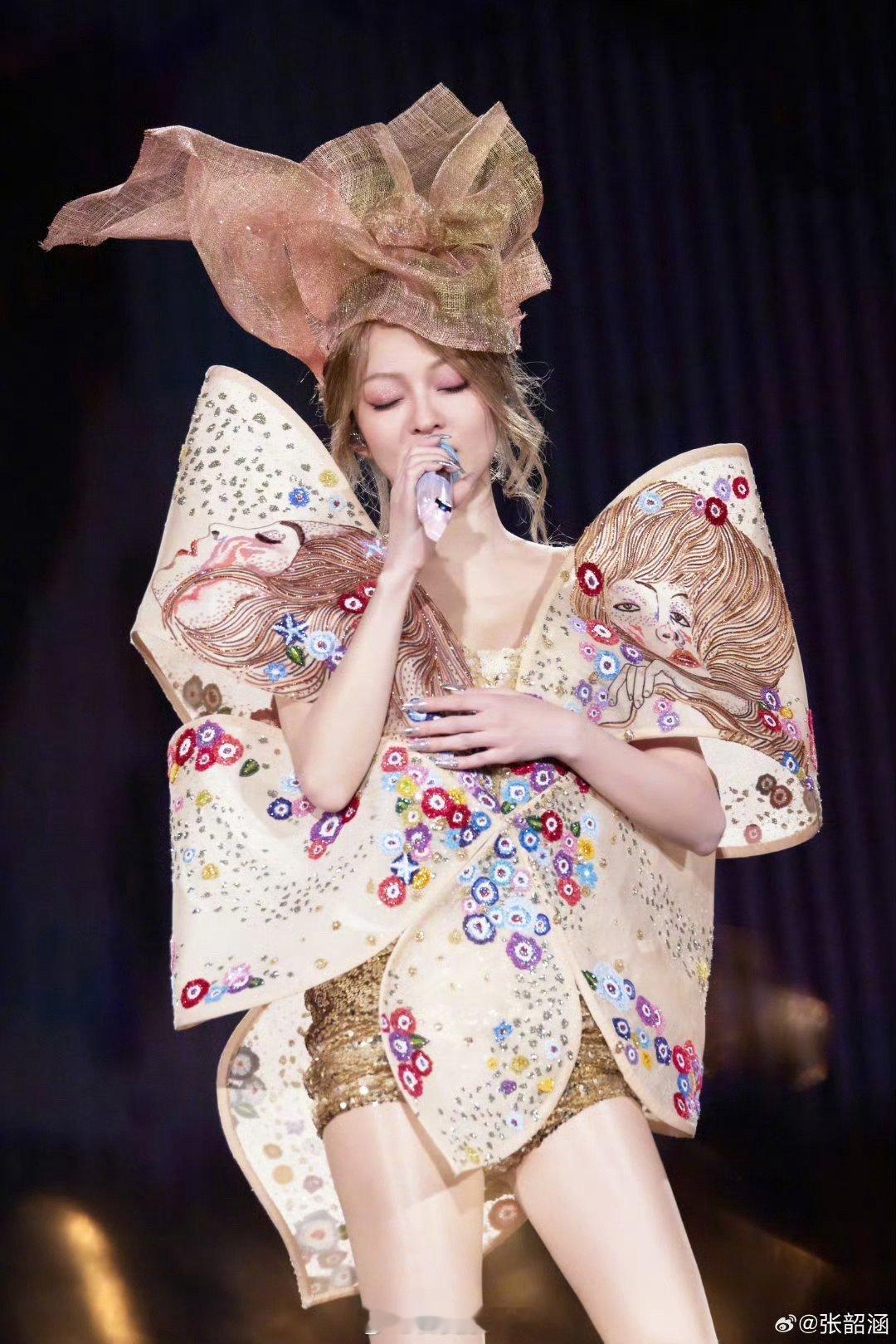 张韶涵这15S是我能听的吗 15秒的预告像一部迷你电影，情绪层层递进。张韶涵的演