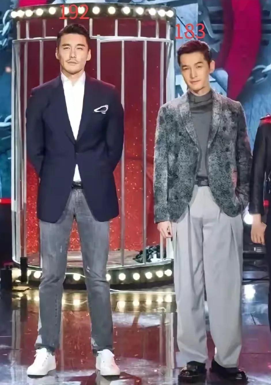 和胡兵一起合影可能会是是大多数人的噩梦，他站在那里就是鹤立鸡群般的存在，颜值再高