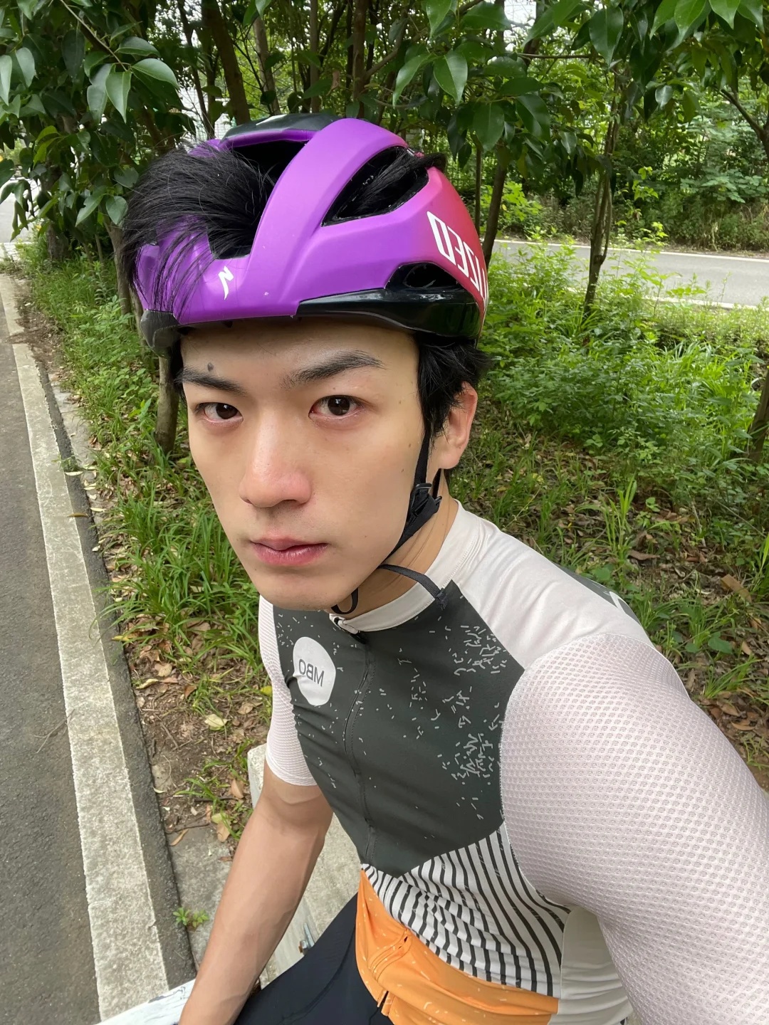 天气这么好肯定要出来爬山咯