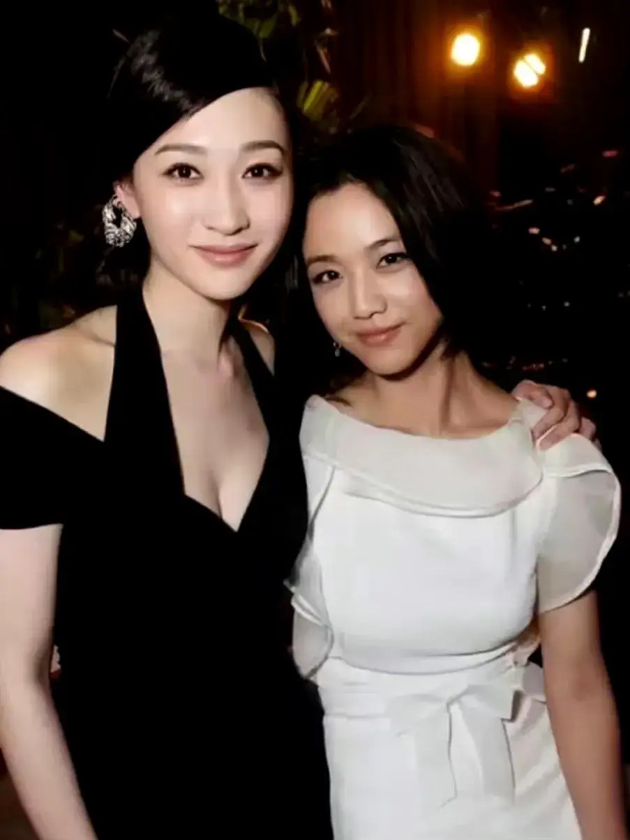 李小冉单看不算很出挑，可是合照就没输过！ ​​​