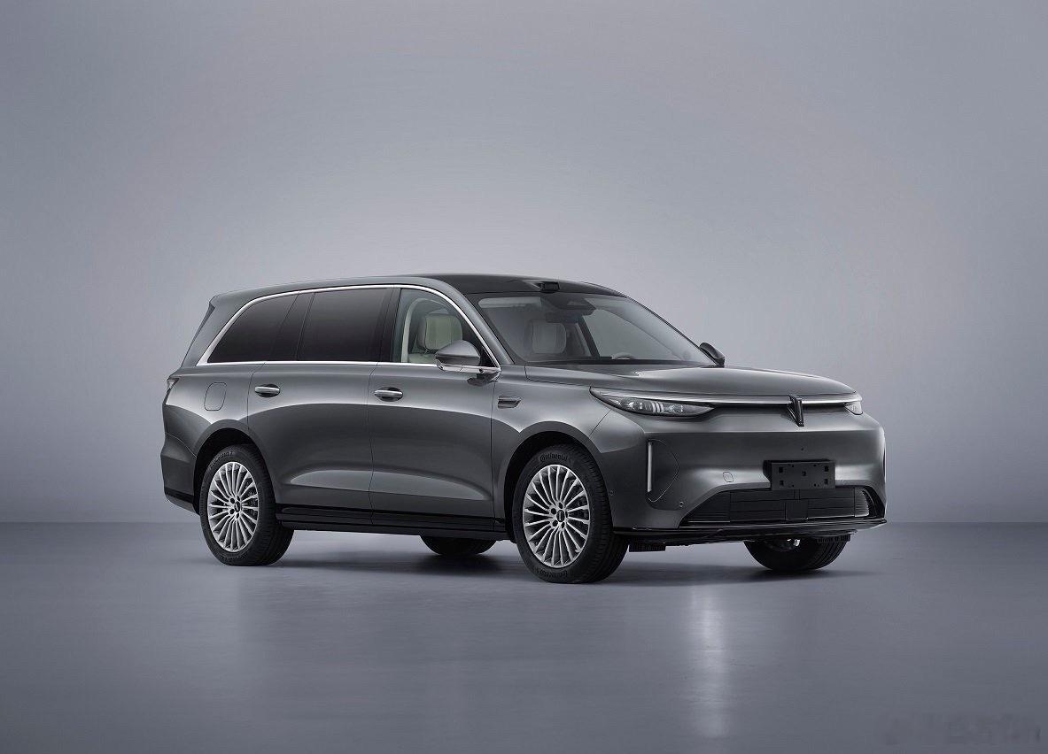 这应该是长城汽车今年最值得关注的车！魏牌V9X，工信部证件照来了车长5.299米