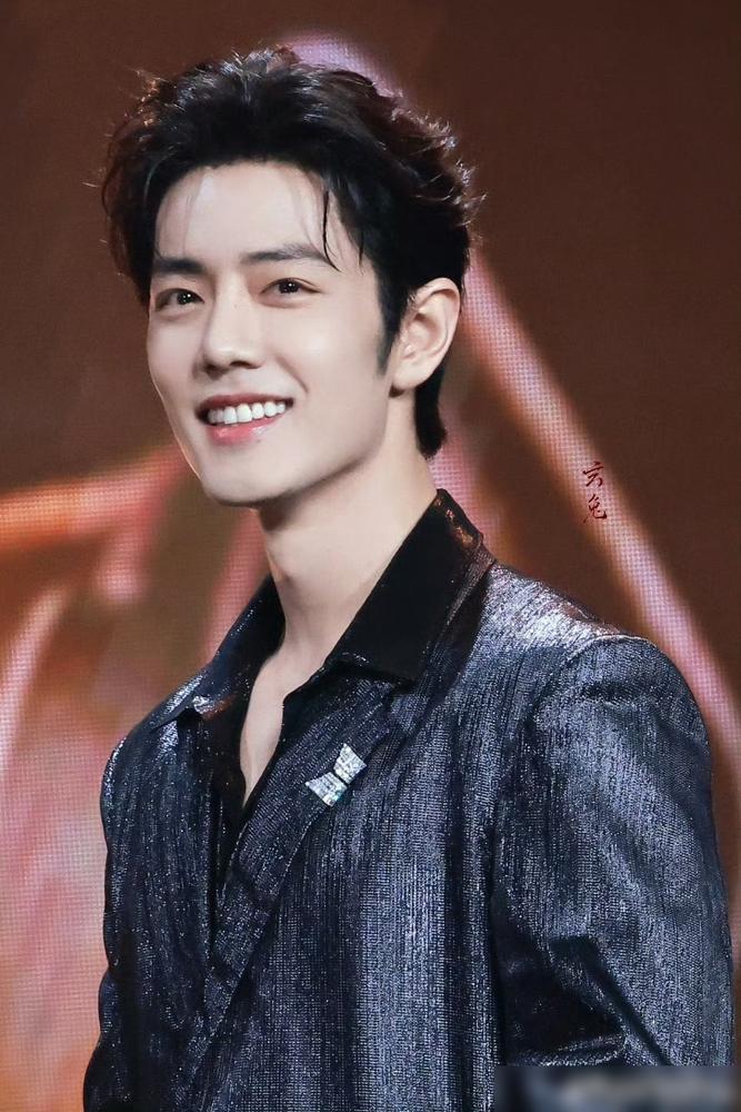 很多人还在争论肖战到底温不温柔，资本市场却早就给出了最冷酷、也最真实的答案：他已