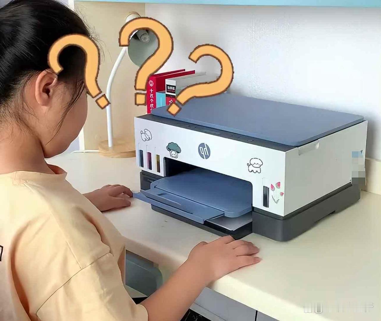 【打印机成“教具” 家长苦不堪言】近年来，家庭中的“必备”竟变成了打印机——这背