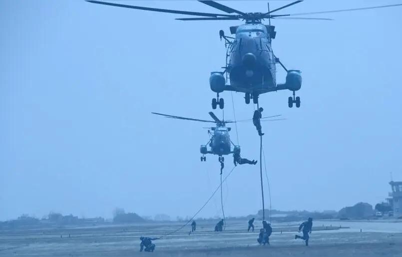 【俄无人机作战系统全天候无死角监控红军城获美国确认，乌情报总局局长亲自指挥的机降