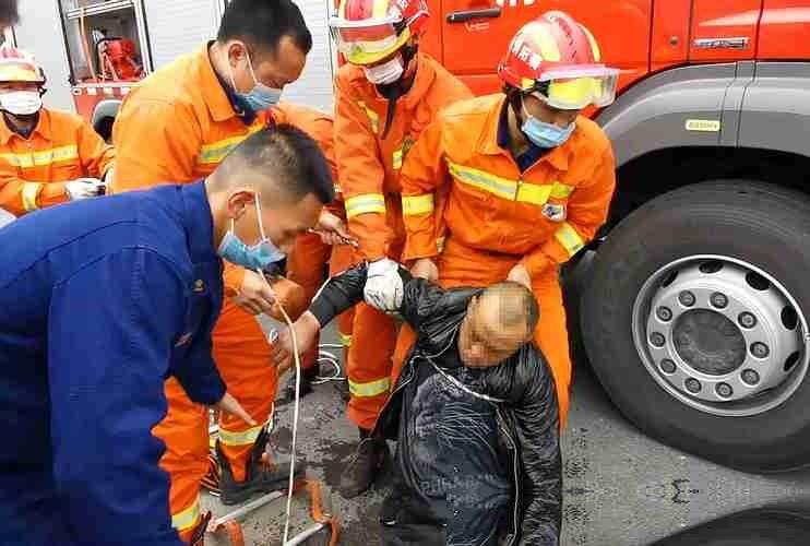 168万的“买命钱”，硬生生把一家人逼成了仇人。湖北襄阳的一场意外，顶梁柱汉子不