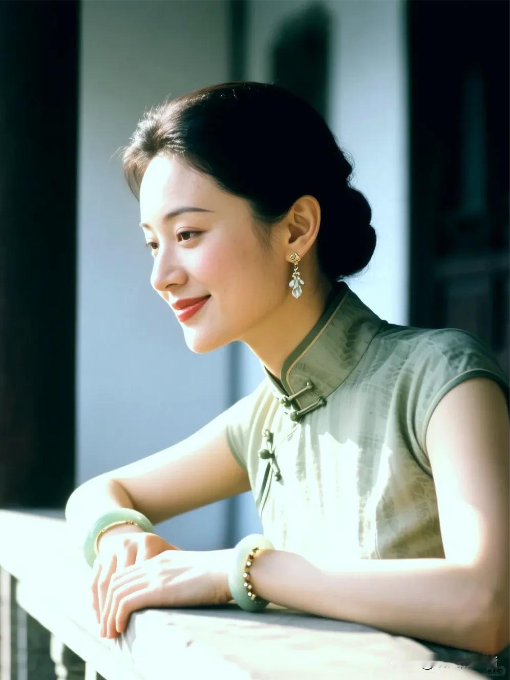 慢下来
 
别总往前赶，脚步慢一点
泡壶茶，看茶叶在水里翻卷
抿一口，苦后回甘漫